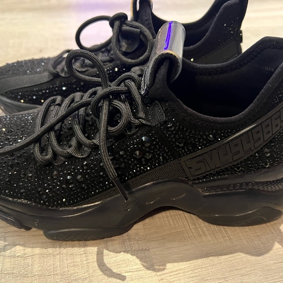 Steve Madden Rhinestone Runners - Picture 2 of 3